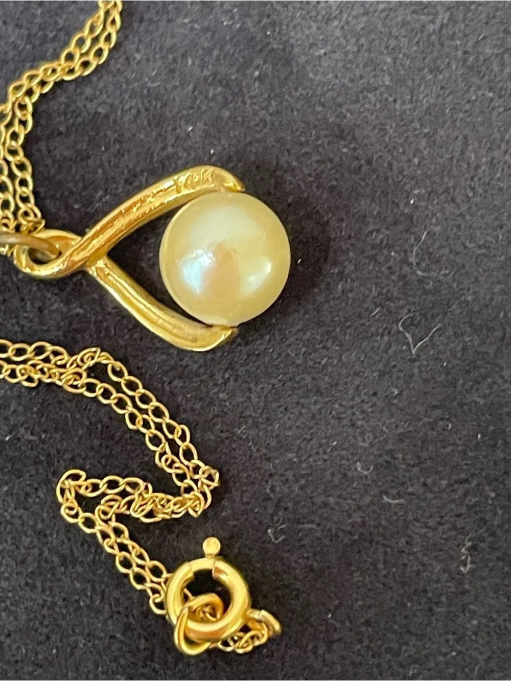 Vintage 14K Yellow Gold Teardrop Pearl Pendant Necklace 15